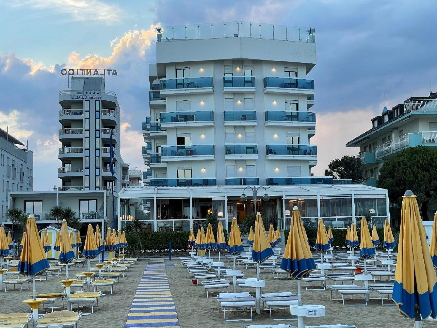 Hotel Atlantico Lido di Jesolo Exteriör bild